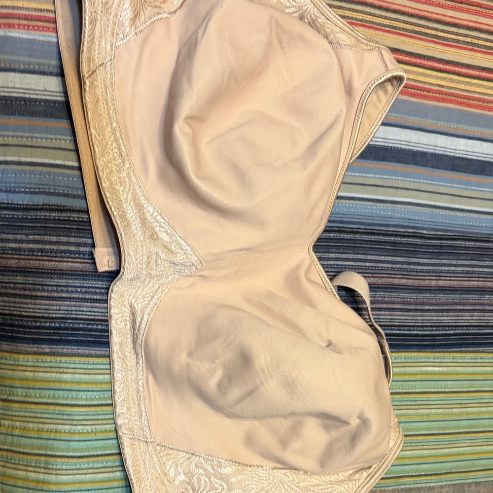 Playtex Cream Lace Detail Bra